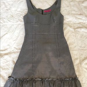 👗 Betsy Johnson Sleeveless Dress